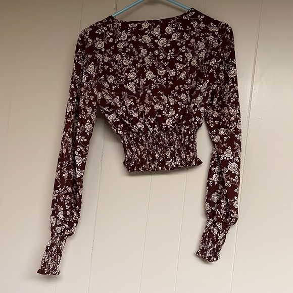 ROMWE Floral Ruched Cropped Top - Picture 3 of 5